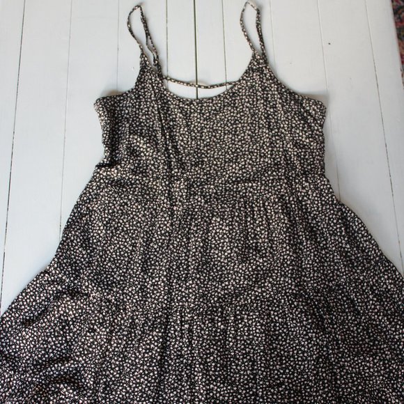 Black Floral Print Tiered Summer Mini Dress with Open Back - Picture 1 of 6